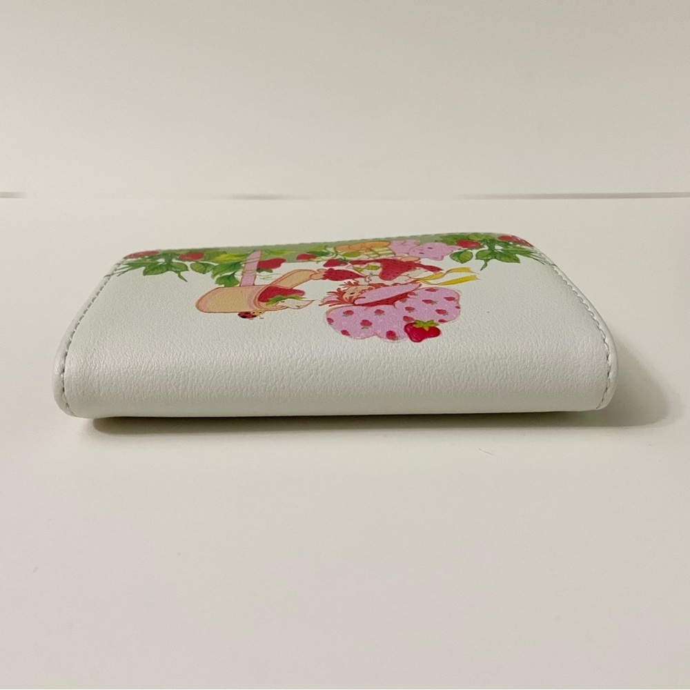 Loungefly Strawberry Shortcake Trifold Wallet - Picture 6 of 16
